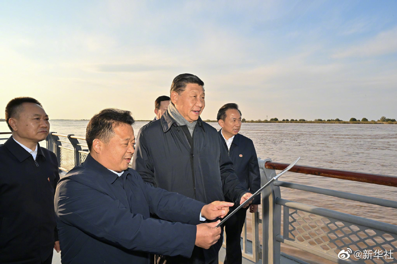 習近平在山東東營考察黃河入海口